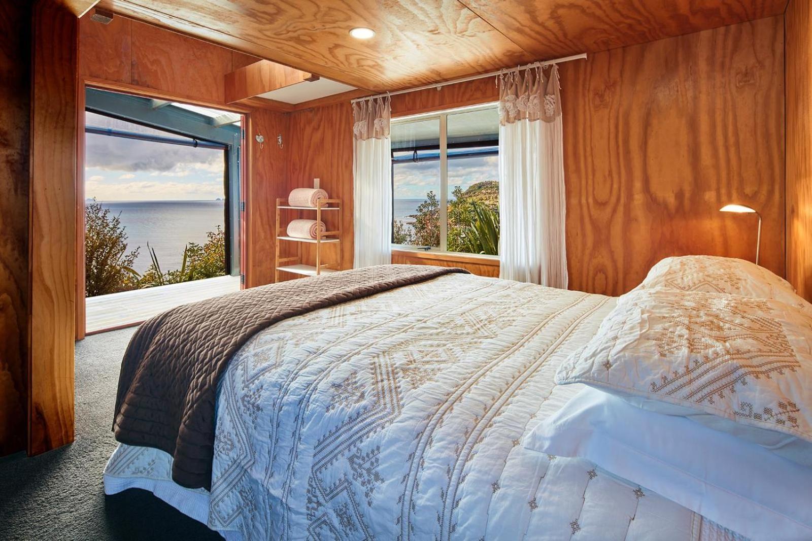The Lighthouse Lookout Bed & Breakfast Tutukaka Bagian luar foto