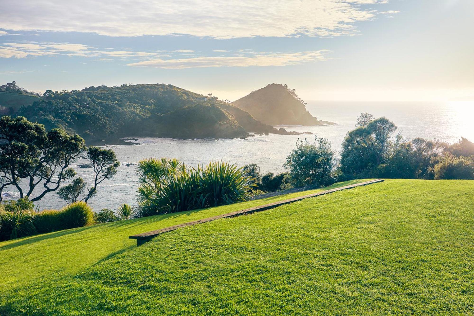 The Lighthouse Lookout Bed & Breakfast Tutukaka Bagian luar foto